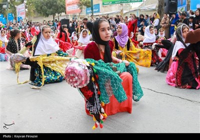 افتتاحیه هفدهمین جشنواره بین‌المللی تئاتر خیابانی مریوان