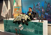 تماشای فیلم با عینک مخصوص در جشنواره فیلم کوتاه