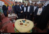بازدید استاندار همدان از نمایشگاه و جشنواره بزرگ ورزشی عزت و پیشرفت