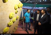 بازدید استاندار همدان از نمایشگاه و جشنواره بزرگ ورزشی عزت و پیشرفت