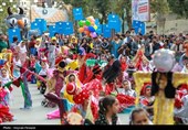Фестиваль уличных театров прошел в городе Мариван в Иране