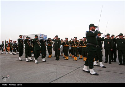 ورود پیکر مطهر شهید نیلفروشان به اصفهان