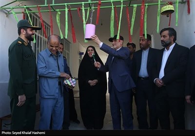 نواختن زنگ ایثار و مقاومت در مدارس بوشهر