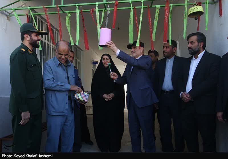 زنگ ایثار و مقاومت در مدارس بوشهر نواخته شد- عکس صفحه استان  ...