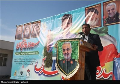 نواختن زنگ ایثار و مقاومت در مدارس بوشهر
