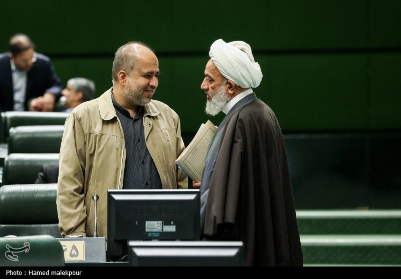 حضور رئیس جمهور در مجلس برای دفاع از لایحه بودجه 1404 کل کشو ...