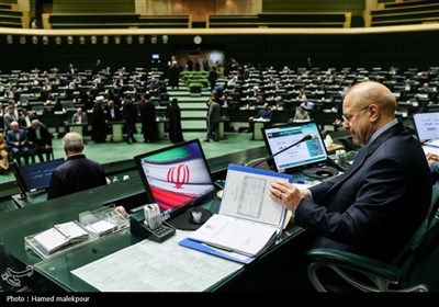 حضور رئیس جمهور در مجلس برای دفاع از لایحه بودجه 1404 کل کشو ...