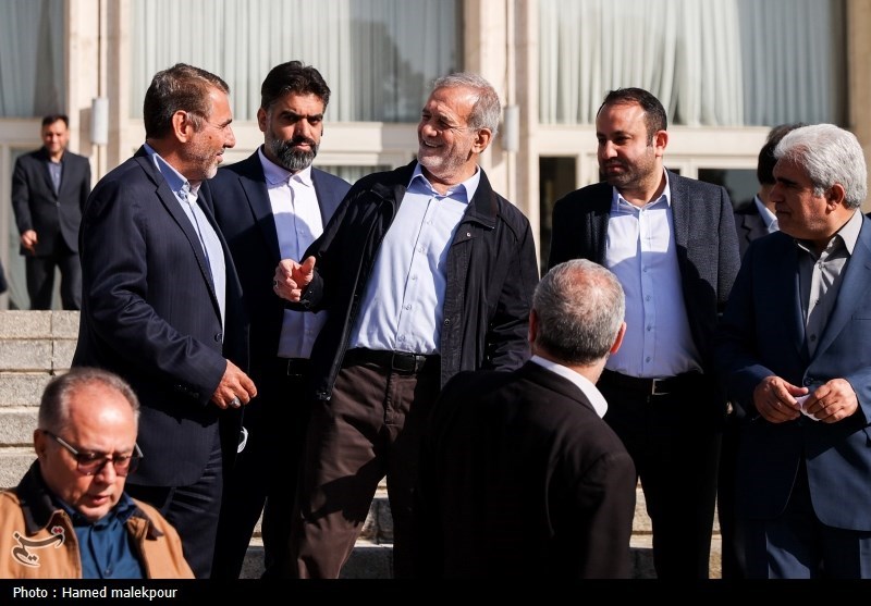 حضور رئیس جمهور در مجلس برای دفاع از لایحه بودجه 1404 کل کشو ...