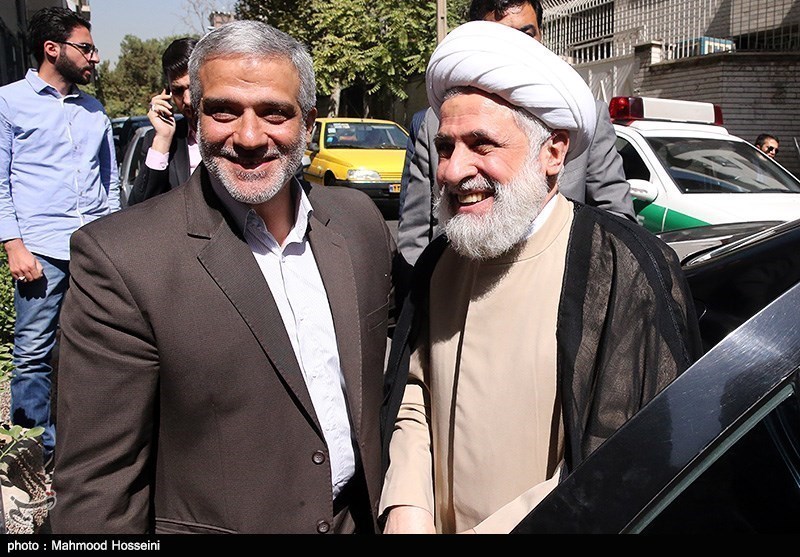 مراسم رونمایی از کتاب رهبر احیاگر در خبرگزاری تسنیم- عکس خبر ...