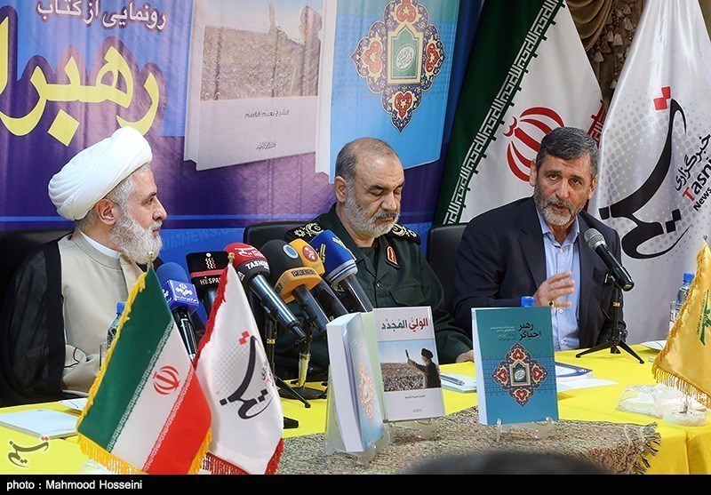 مراسم رونمایی از کتاب رهبر احیاگر در خبرگزاری تسنیم- عکس خبر ...