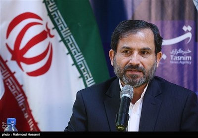 مراسم رونمایی از کتاب رهبر احیاگر در خبرگزاری تسنیم