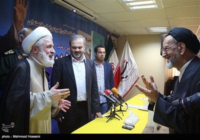 مراسم رونمایی از کتاب رهبر احیاگر در خبرگزاری تسنیم