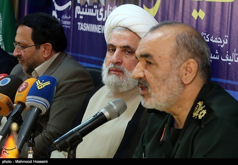 مراسم رونمایی از کتاب رهبر احیاگر در خبرگزاری تسنیم- عکس خبر ...