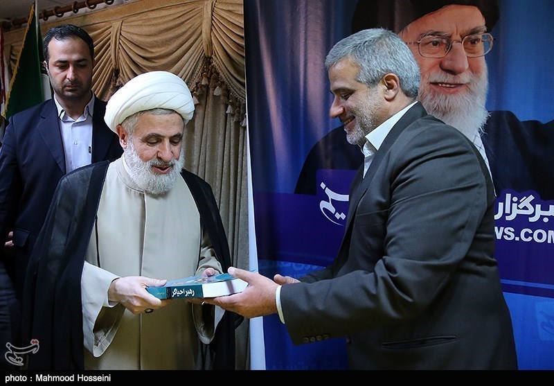 مراسم رونمایی از کتاب رهبر احیاگر در خبرگزاری تسنیم- عکس خبر ...
