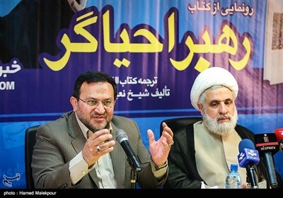 مراسم رونمایی از کتاب رهبر احیاگر در خبرگزاری تسنیم