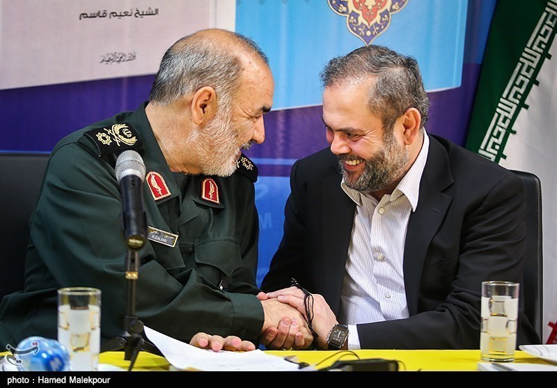 مراسم رونمایی از کتاب رهبر احیاگر در خبرگزاری تسنیم- عکس خبر ...