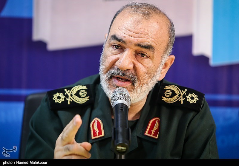 مراسم رونمایی از کتاب رهبر احیاگر در خبرگزاری تسنیم- عکس خبر ...
