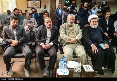 مراسم رونمایی از کتاب رهبر احیاگر در خبرگزاری تسنیم- عکس خبر ...