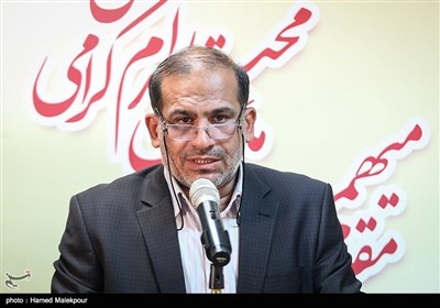 مراسم رونمایی از کتاب رهبر احیاگر در خبرگزاری تسنیم