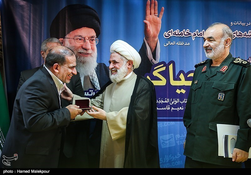 مراسم رونمایی از کتاب رهبر احیاگر در خبرگزاری تسنیم- عکس خبر ...