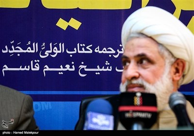 مراسم رونمایی از کتاب رهبر احیاگر در خبرگزاری تسنیم