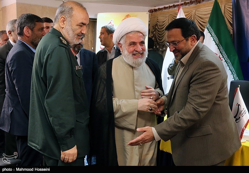 مراسم رونمایی از کتاب رهبر احیاگر در خبرگزاری تسنیم- عکس خبر ...