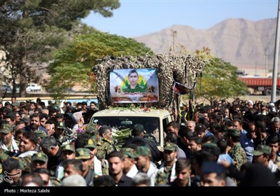 مراسم تشییع پیکر سرباز مدافع وطن شهید پویا صالحی - اصفهان