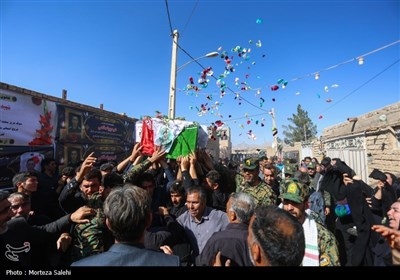 مراسم تشییع پیکر سرباز مدافع وطن شهید پویا صالحی - اصفهان