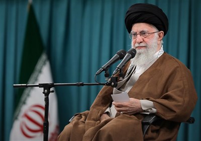 آغاز دیدار کارگران با امام خامنه‌ای