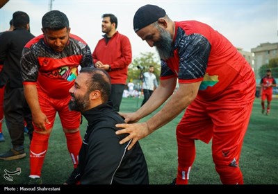 مسابقه فوتبال دوستانه ایران همدل در دفاع از مظلومیت مردم غزه و لبنان