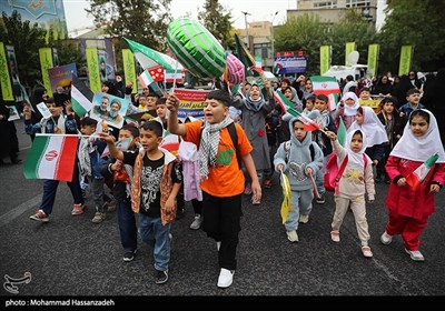 راهپیمایی 13 آبان در تهران - 1