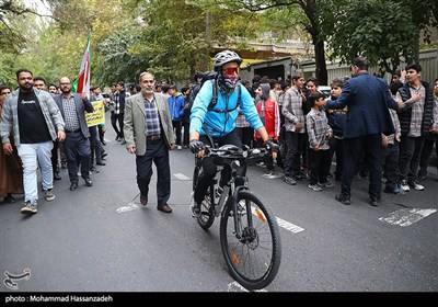 راهپیمایی 13 آبان در تهران - 1