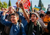 طنین مرگ بر اسرائیل و مرگ آمریکا در آسمان فارس پیچید
