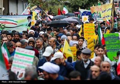 خروش مردم دارالمومنین قزوین در راهپیمایی یوم الله 13 آبان