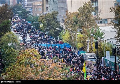 Иранские школники и студенты отмечают Национальный день борьбы с глобальным высокомерием