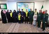دیدار فرماندۀ کل سپاه با خانواده شهیدان عواضه، کرباسی و حیدری