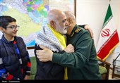 دیدار فرماندۀ کل سپاه با خانواده شهیدان عواضه، کرباسی و حیدری