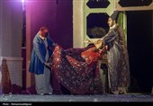 نمایش صحنه‌ای سفیران عشق در کاشان به روی صحنه رفت