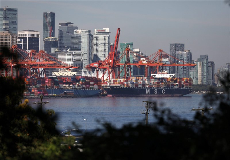 Canadian Ports Lock Out Dock Foremen following Strike Notice