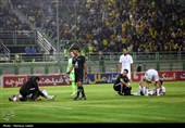 دیدار تیم های فوتبال سپاهان اصفهان  و نساجی مازندران