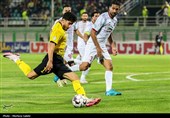 دیدار تیم های فوتبال سپاهان اصفهان  و نساجی مازندران