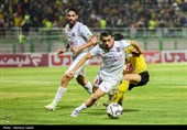دیدار تیم های فوتبال سپاهان اصفهان  و نساجی مازندران