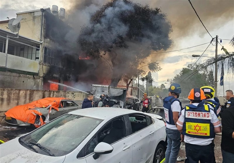 Filistin&apos;in Kuzeyinde Kaos; Hizbullah&apos;ın Füzeleri Hayfa&apos;yı Felç Etti