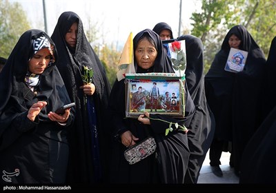 اهتزاز پرچم لبنان برفراز برج پرچم تهران