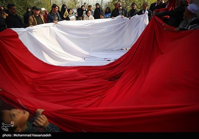 اهتزاز پرچم لبنان برفراز برج پرچم تهران