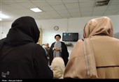 معاون قضایی دیوان عالی پای صحبت زندانیان زندان زنان شهرری