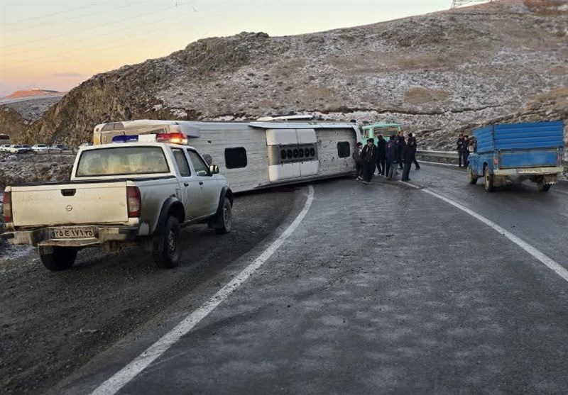 ماجرای واژگونی اتوبوس کارکنان در جاده سونگون چه بود؟