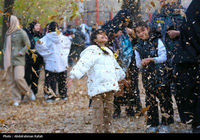 جشنواره برگریزان هگمتانه در همدان