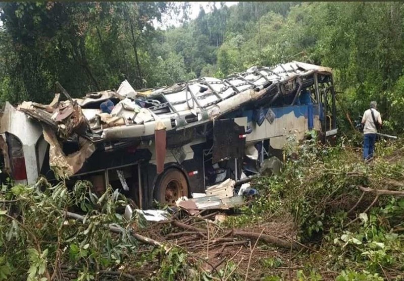 Bus Crash in Brazil&apos;s Alagoas State Leaves 17 Dead; Dozens Rescued