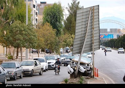 تصادف با تابلوی راهنما در کرمان